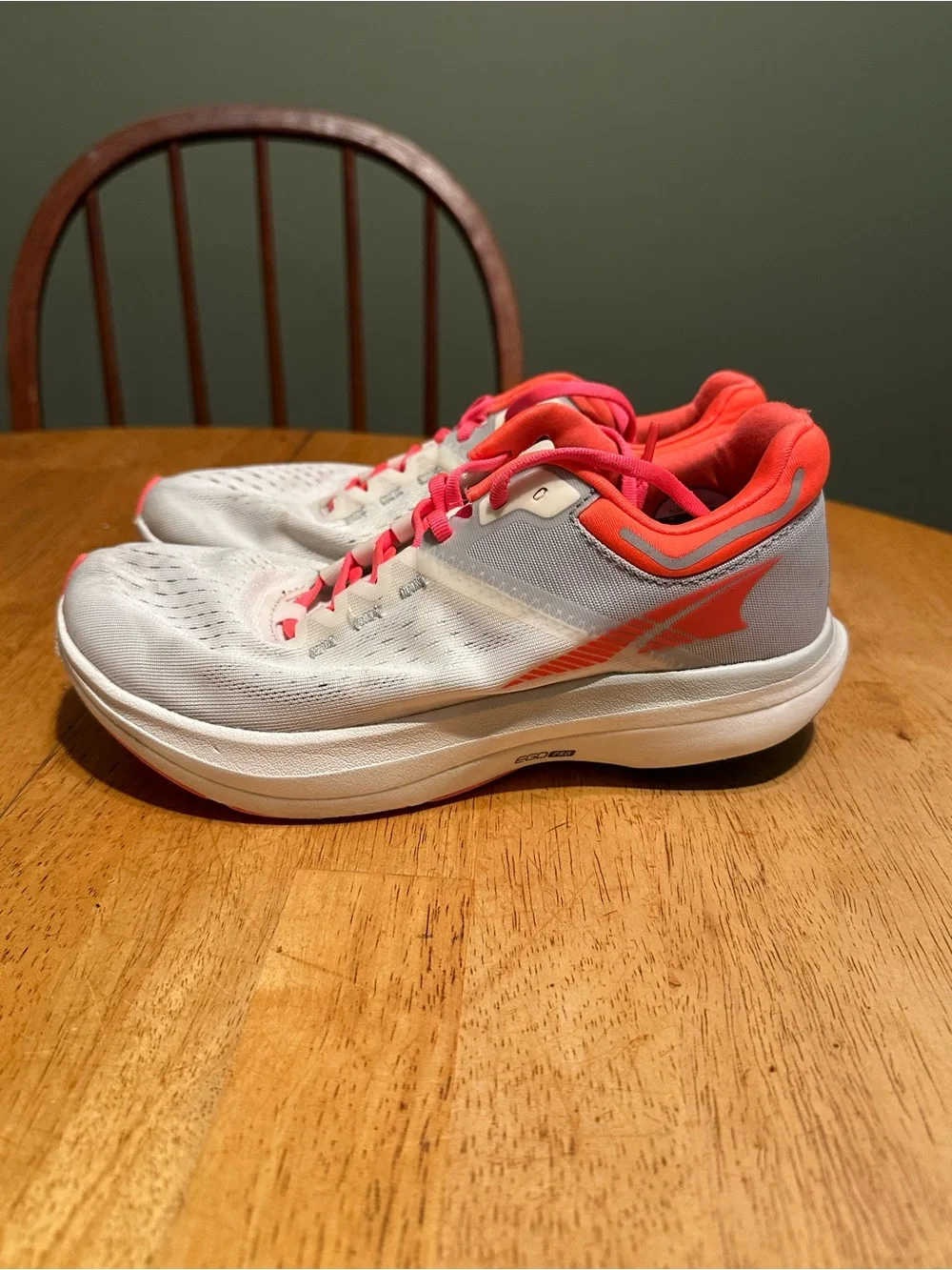Altra Vanish Tempo Shoes Womens Size 7 White Coral Running Sneakers ALOA7R7F161